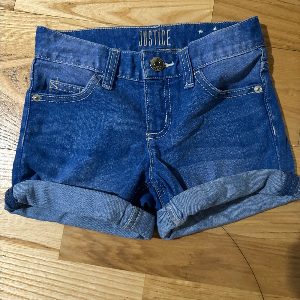 Justice short for girl.  Size 10.  Good condition.